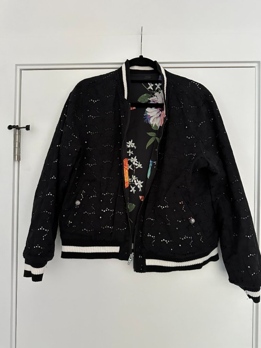 BlankNYC Reversible Floral Eyelet Bomber Jacket - Picture 3 of 4